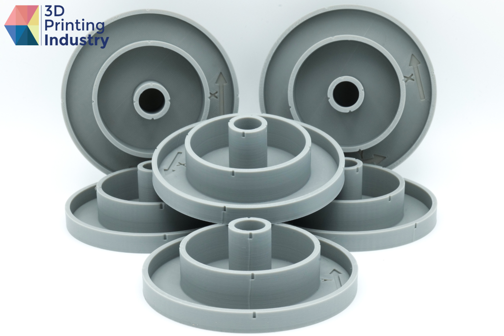 3D printed circular trajectory test parts. Photos by 3D Printing Industry.