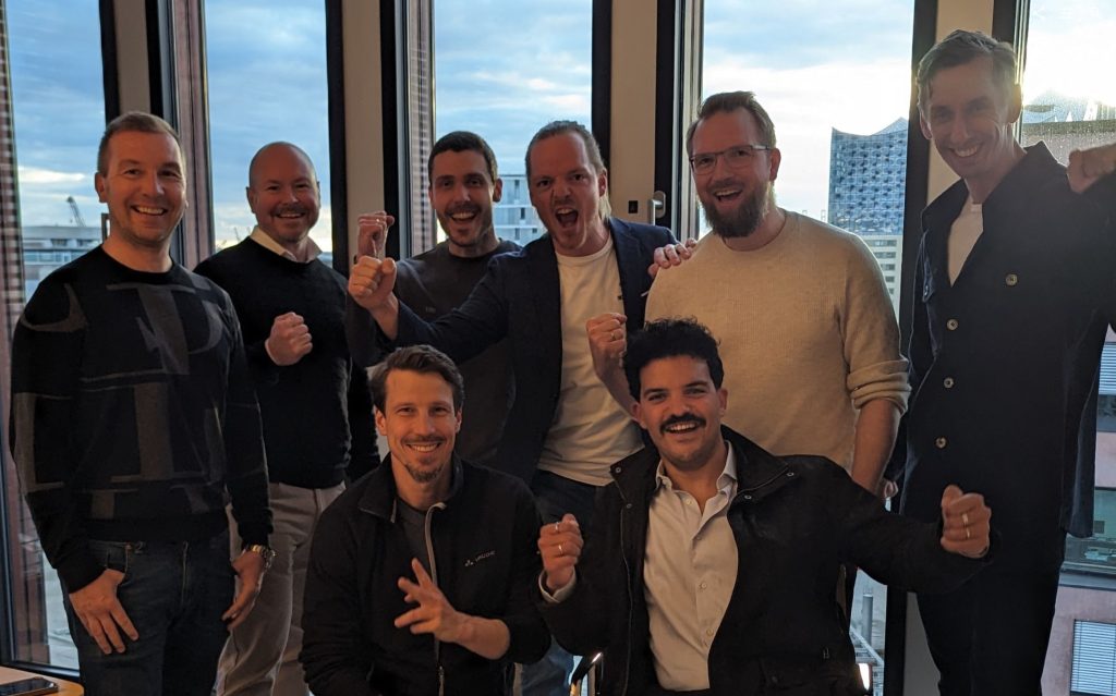 3D Spark with investors Triplefair, Fraunhofer Technologie-Transfer Fonds (FTTF) and Innovationsstarter Fonds Hamburg (IFH). Photo via 3D Spark.