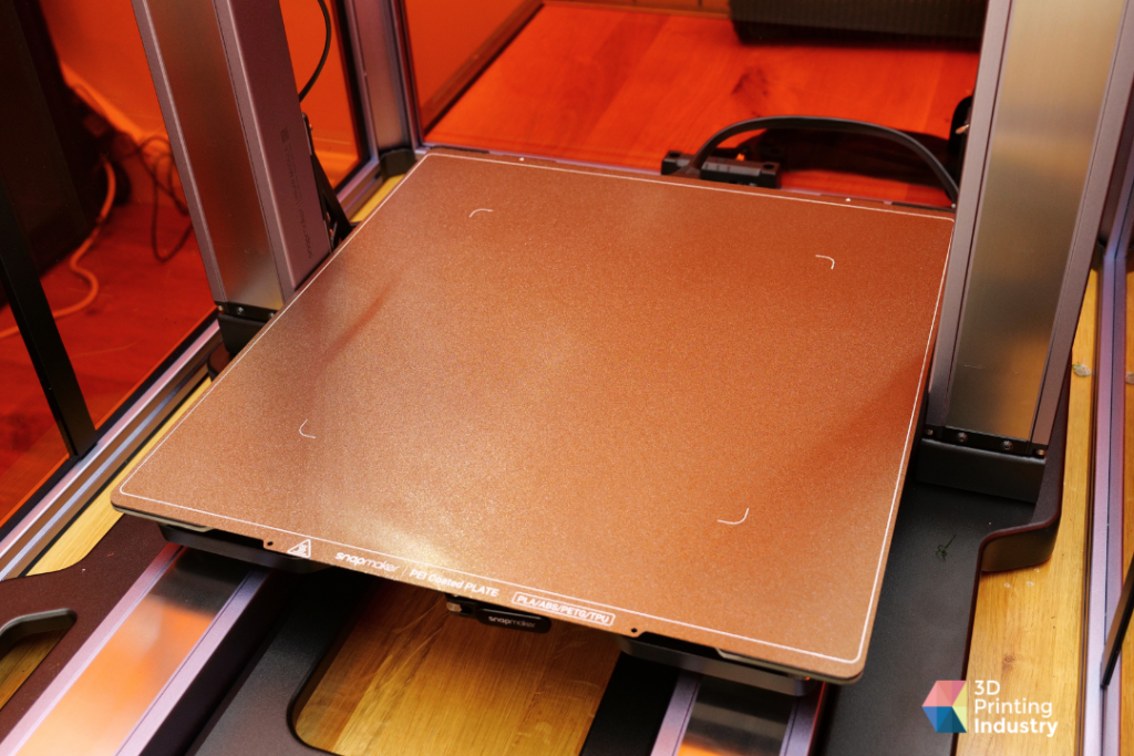 Snapmaker Artisan 3D print bed and touchscreen user interface. Photos by 3D Printing Industry.