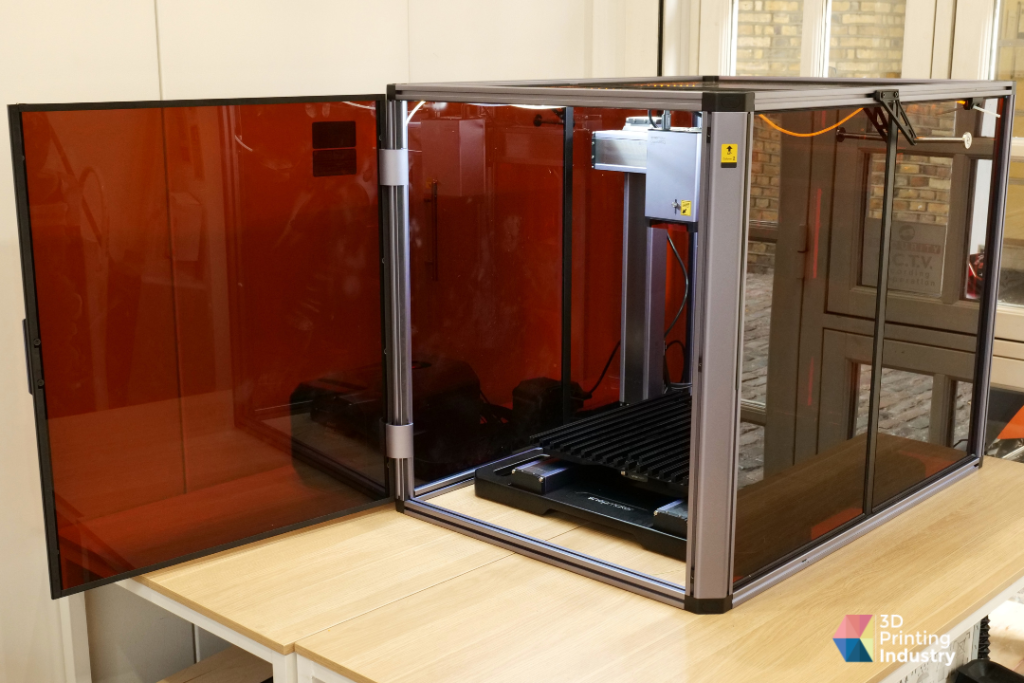 Snapmaker Artisan enclosure. Photos by 3D Printing Industry.