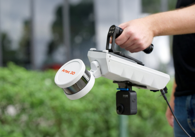 Artec Jet mobile LiDAR scanner in handheld configuration. Photo via Artec.