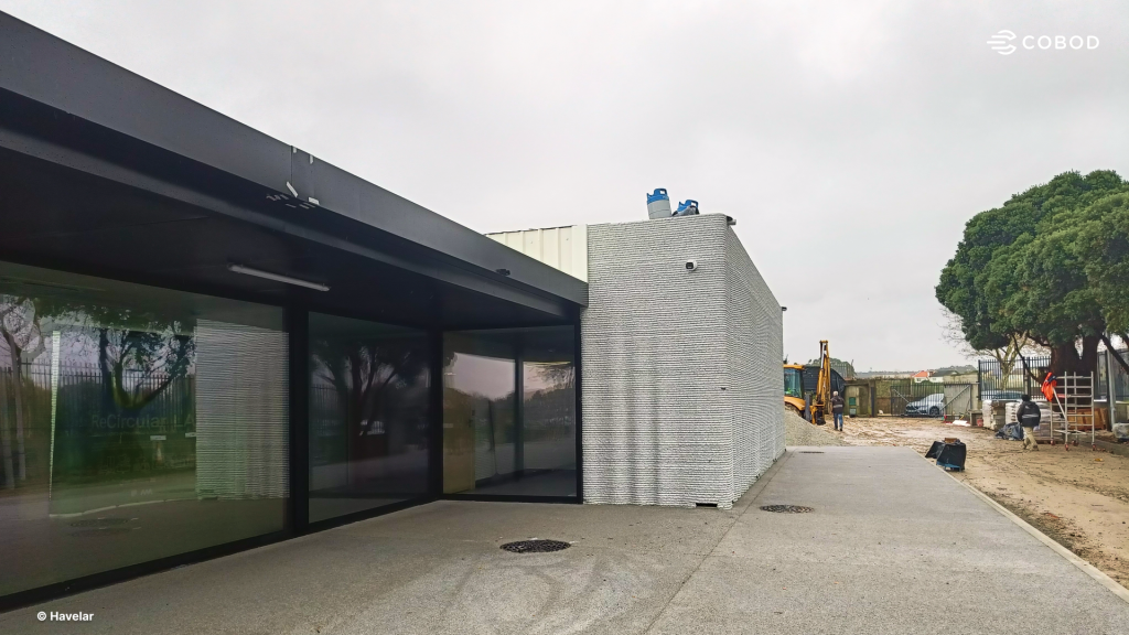 The Ecocentro de Perafita recycling center office under construction, Matosinhos, Portugal. Photo via COBOD.