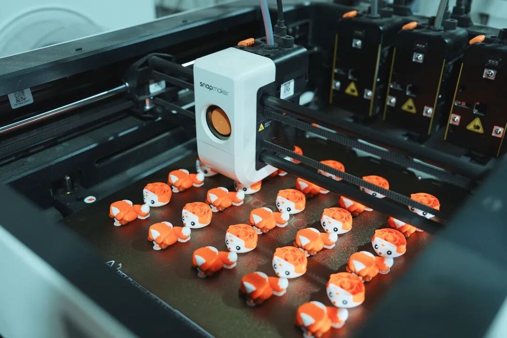 Chinese Toymaker's Two Thousand 3D Printer Farm Makes Multi-Color 3D ...